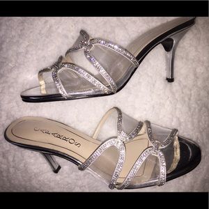 🆕Caparros Silver Metallic New York Sparkle Slides